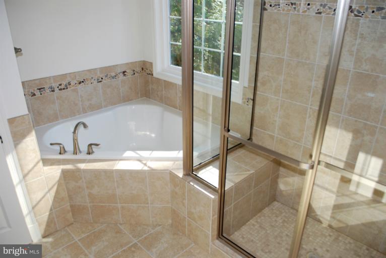 503 Old County Road Severna Park, MD 21146 - Photo 20 of 30 Bath (Master)