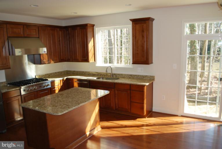 503 Old County Road Severna Park, MD 21146 - Photo 4 of 30 Kitchen