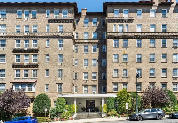 $280,000 | 16 Chatsworth Avenue, Unit 105, Larchmont, NY 10538