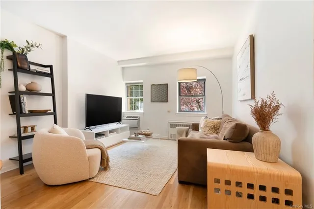 $280,000 | 16 Chatsworth Avenue, Unit 105, Larchmont, NY 10538