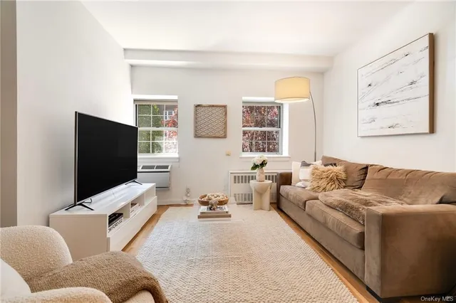 $280,000 | 16 Chatsworth Avenue, Unit 105, Larchmont, NY 10538