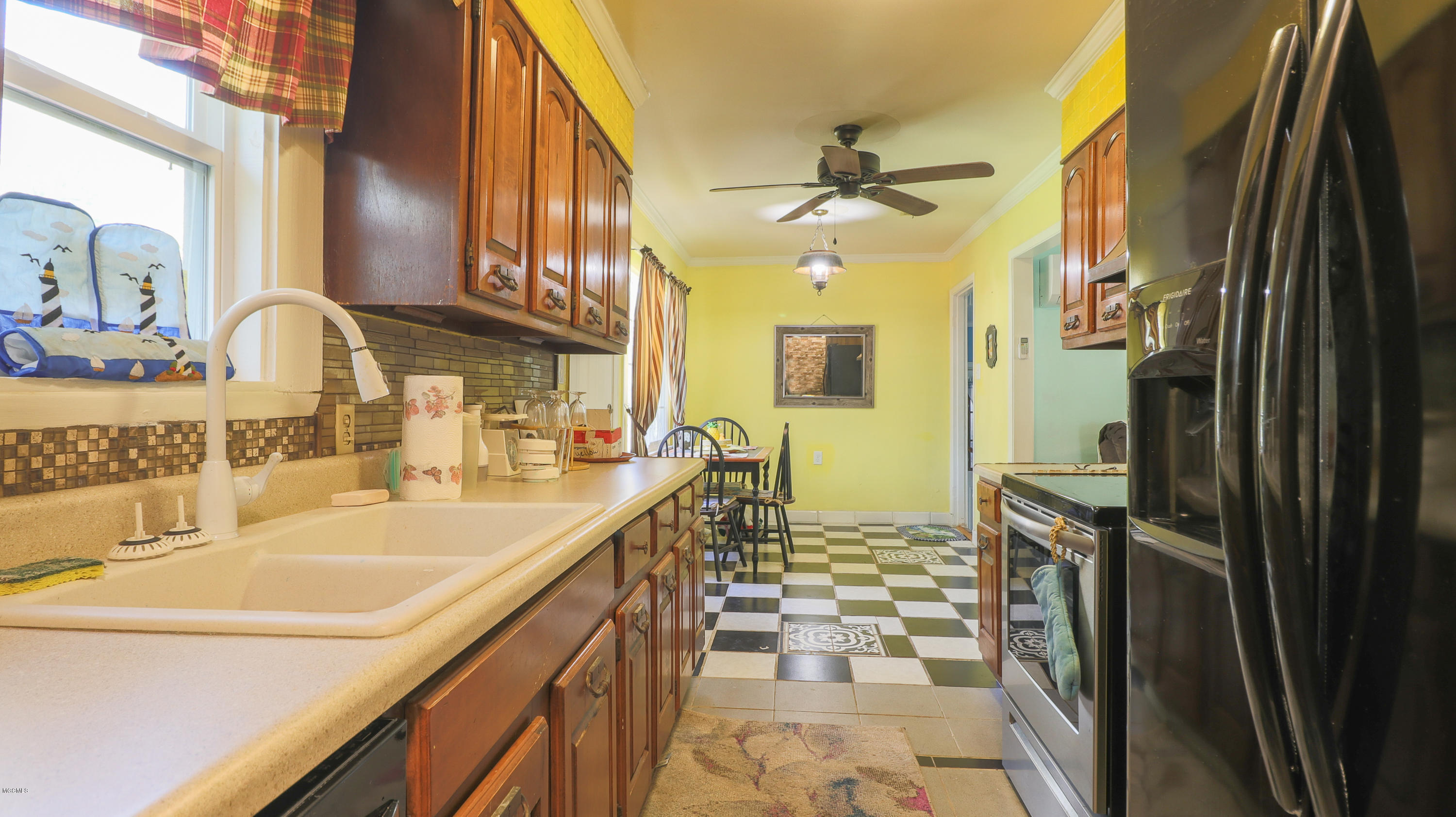 4913 Griffin Street Moss Point, MS 39563 - Photo 3 of 16 4913 Griffin-100-2