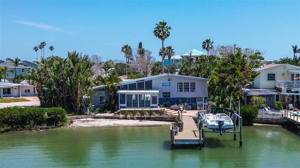 712 Sunset Cove Madeira Beach, FL 33708 - Photo 10 of 93 Gallery Image 10