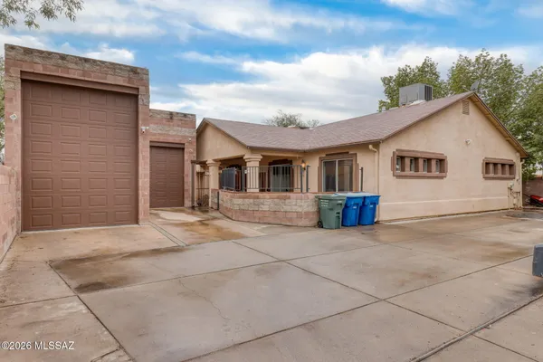 $599,995 | 3206 East Glenn Street, Tucson, AZ 85716