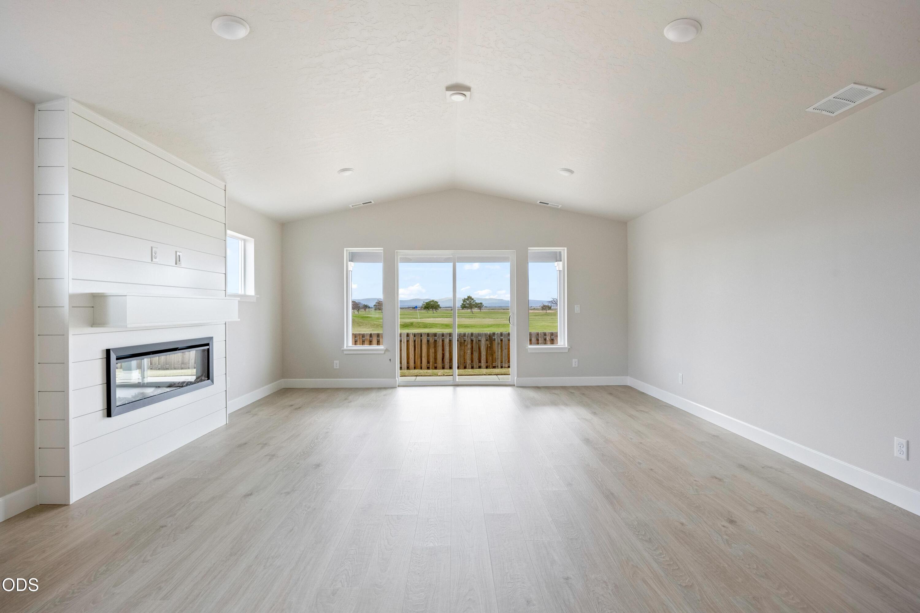1172 Fairway Road, Unit 148 Madras, OR 97741 - Photo 10 of 21