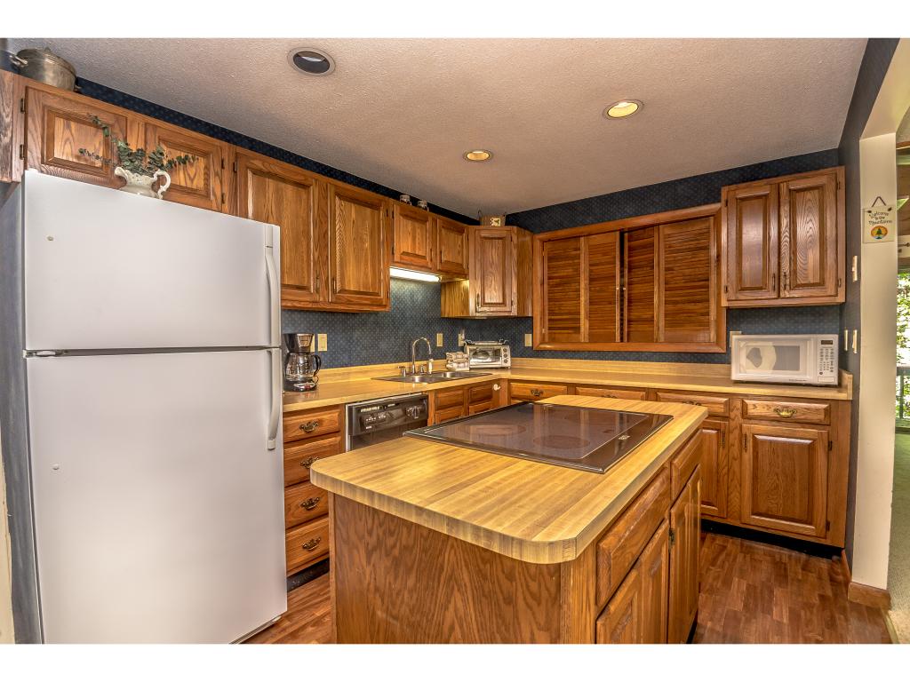 37 Stonehurst Manor Road, Unit 4C Conway, NH 03860 - Photo 5 of 35 Gallery Image 5