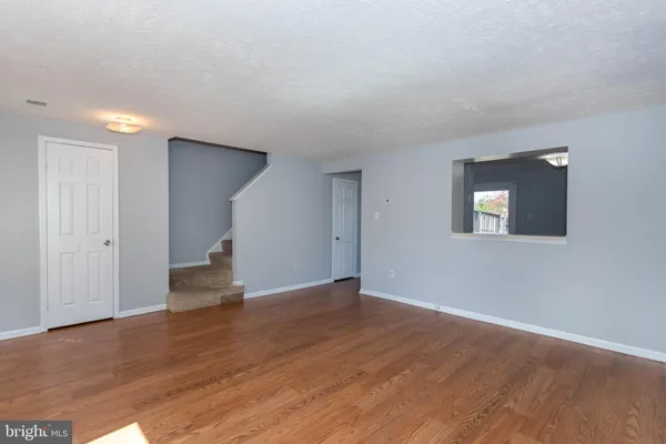 $2,092 | 4686 Hercules Lane, Woodbridge, VA 22193