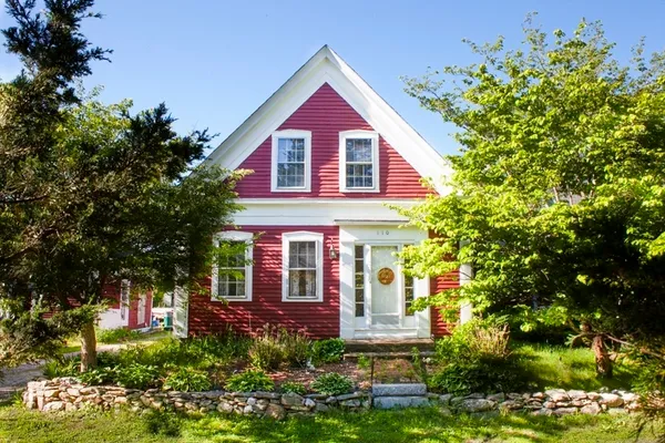 $540,000 | 110 Center Street, Plympton, MA 02367