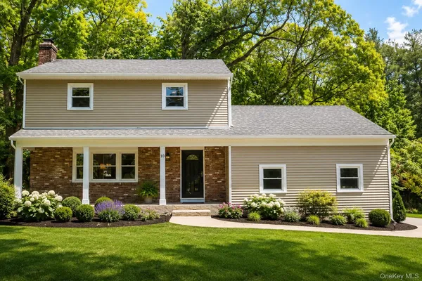 $895,000 | 10 Tudor Drive, Stony Brook, NY 11790