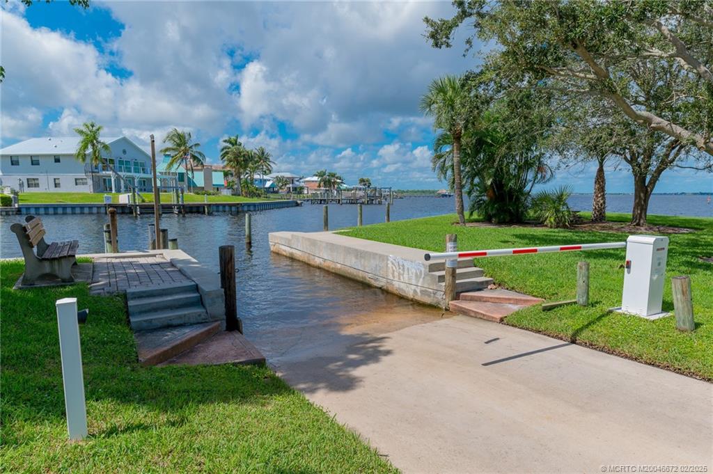 1270 Southwest Dyer Point Road Palm City, FL 34990 - Photo 17 of 20 Gallery Image 17