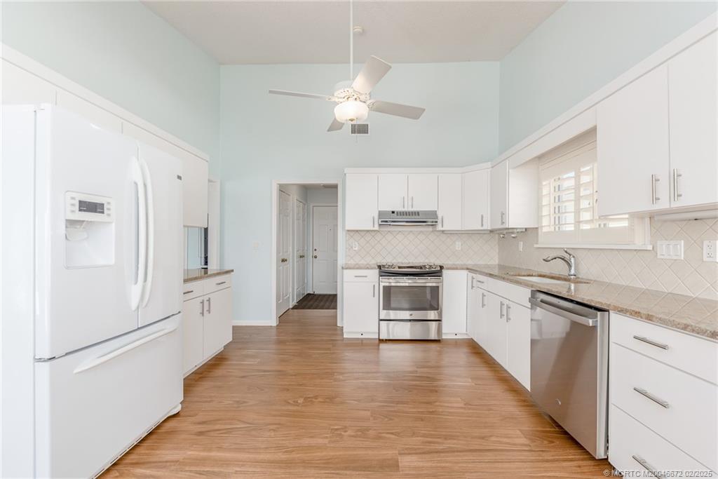 1270 Southwest Dyer Point Road Palm City, FL 34990 - Photo 7 of 20 Gallery Image 7