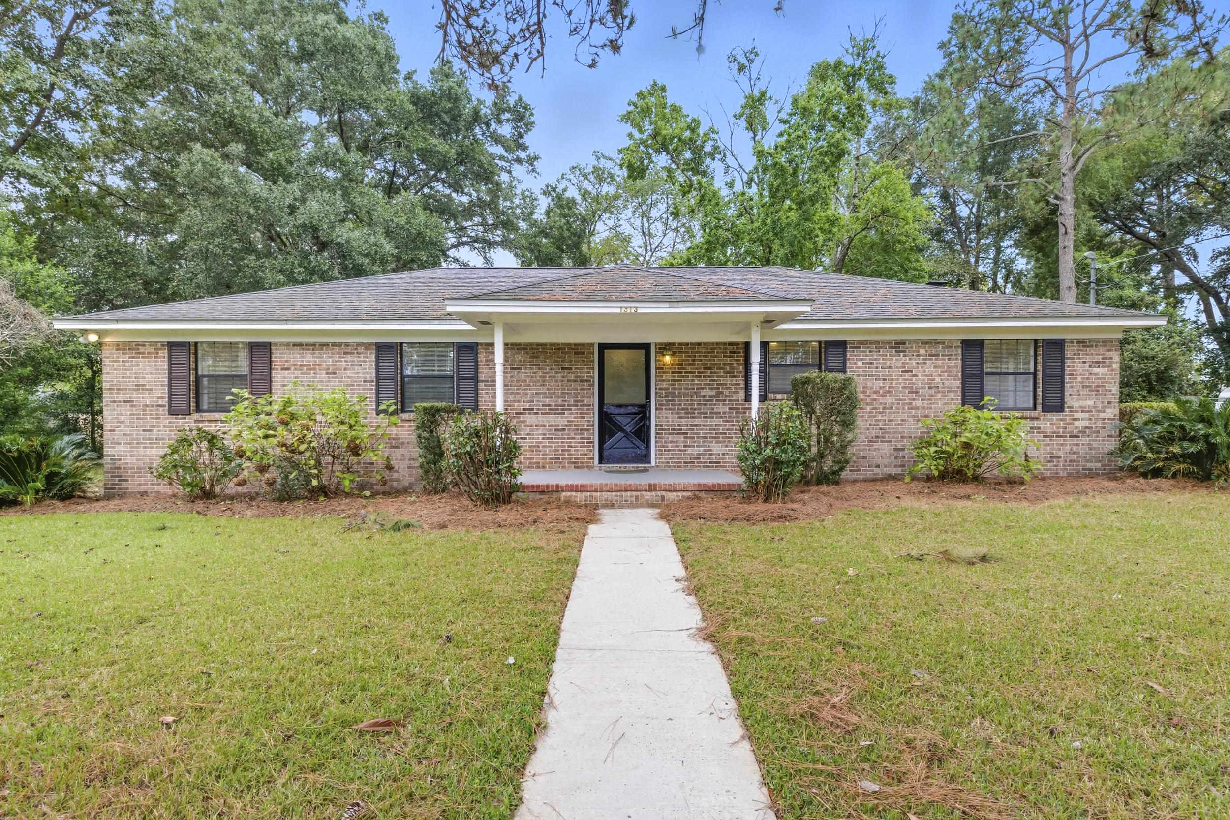 1313 Lansdowne Road Tallahassee, FL 32317 - Photo 1 of 52