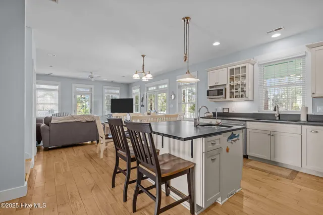 $1,429,990 | 320 Governor Safford Lane, Emerald Isle, NC 28594