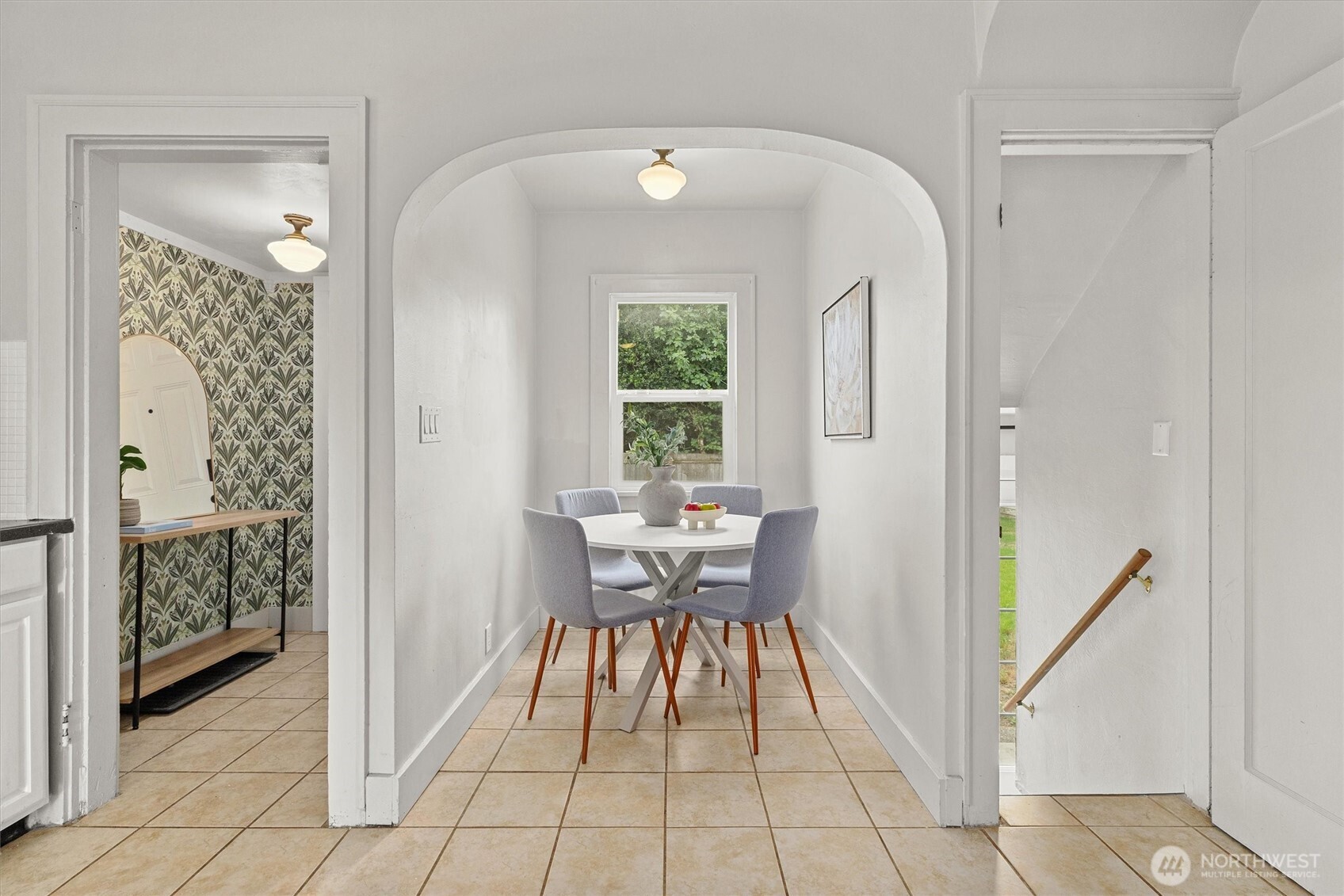 1211 North 3rd Street Renton, WA 98057 - Photo 13 of 40 a dining room with furniture and window