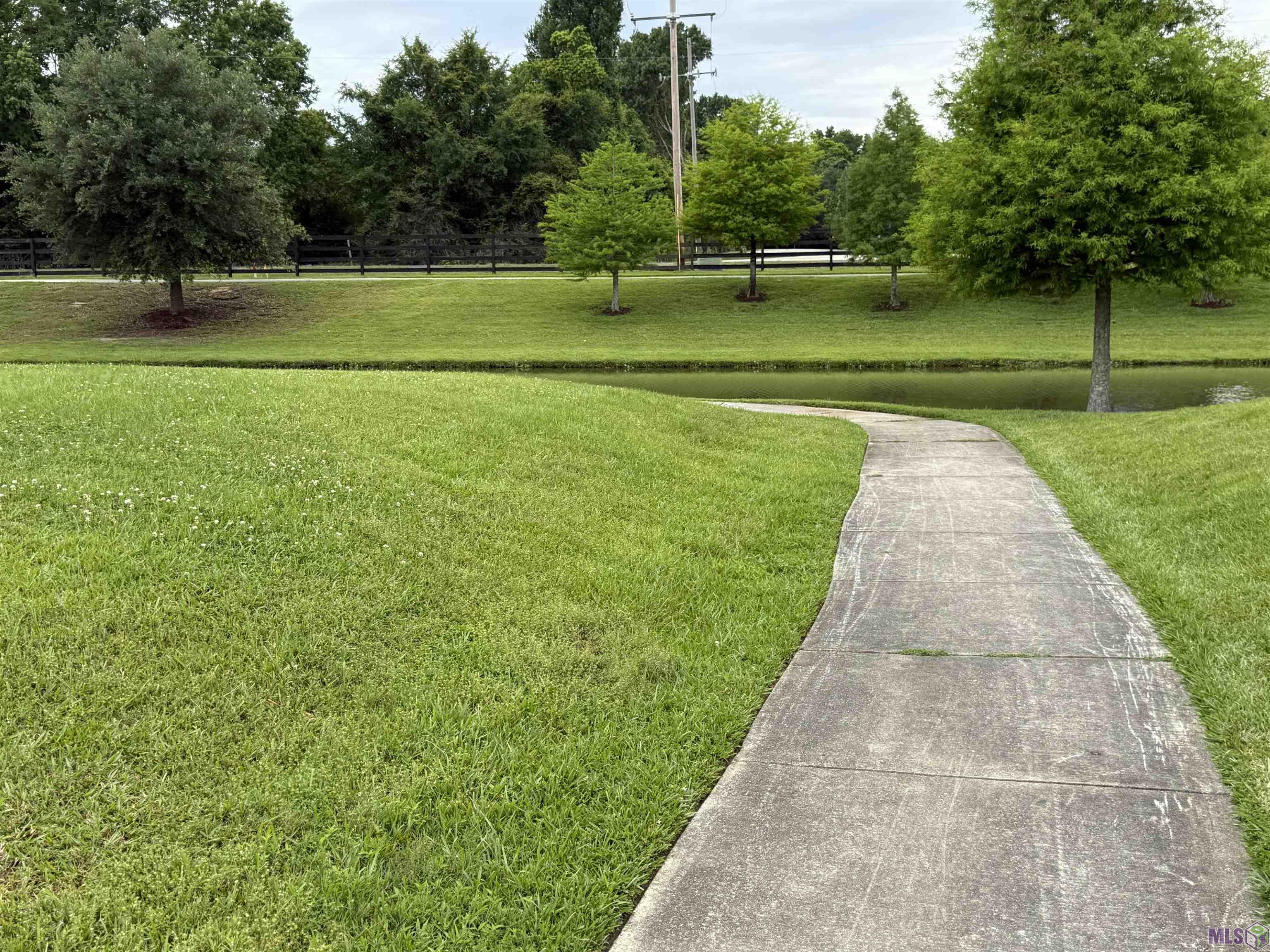 8522 Columbia Court Baton Rouge, LA 70817 - Photo 5 of 7