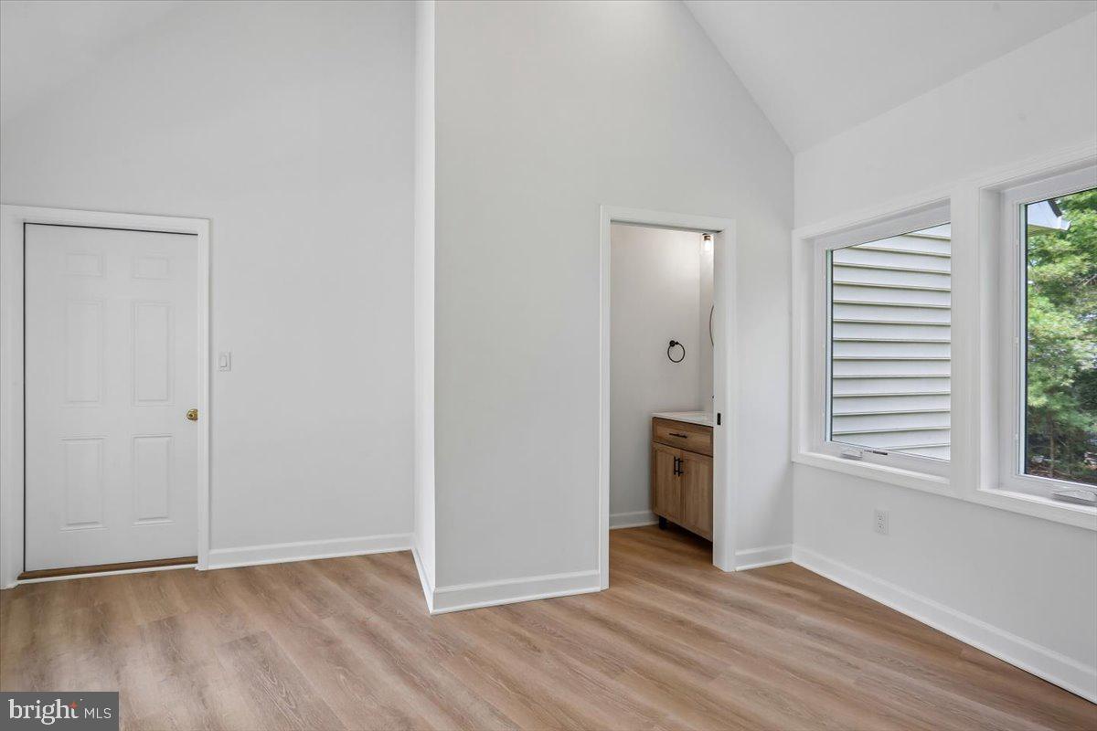 14811 Springfield Road Germantown, MD 20874 - Photo 50 of 116 entry/mudroom w/powder room (minisplit heat/cools)