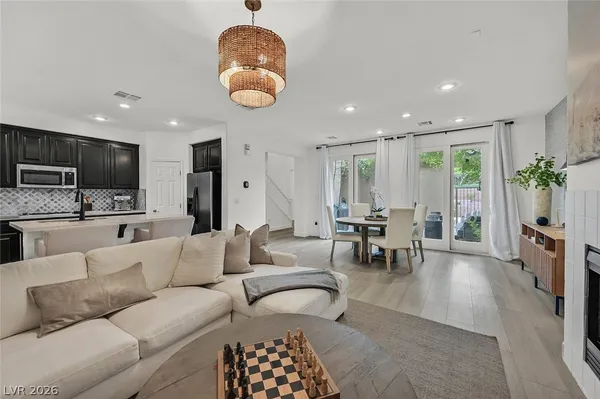 $565,000 | 11512 Belmont Lake Drive, Unit 103, Las Vegas, NV 89135