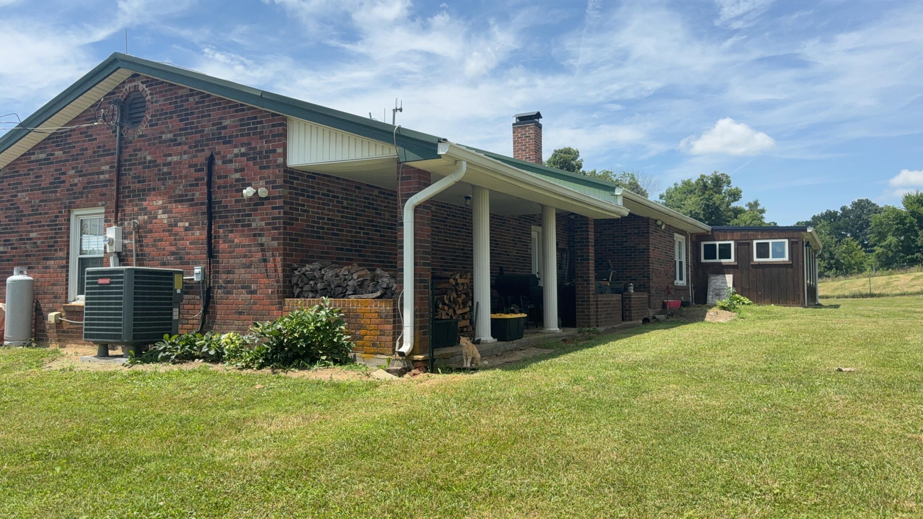 979 Walnut Grove School Road Waynesburg, KY 40489 - Photo 4 of 57 IMG_2539