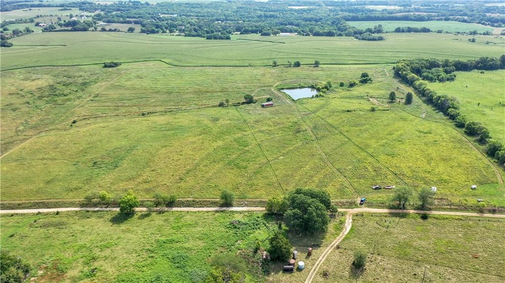 3025 Utah Terrace Rantoul, KS 66079 - Photo 5 of 8