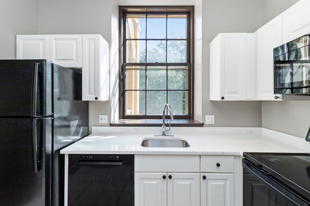 60 Glen Road, Unit 101 Brookline, MA 02445 - Photo 12 of 42