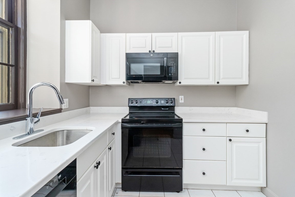 60 Glen Road, Unit 101 Brookline, MA 02445 - Photo 13 of 42