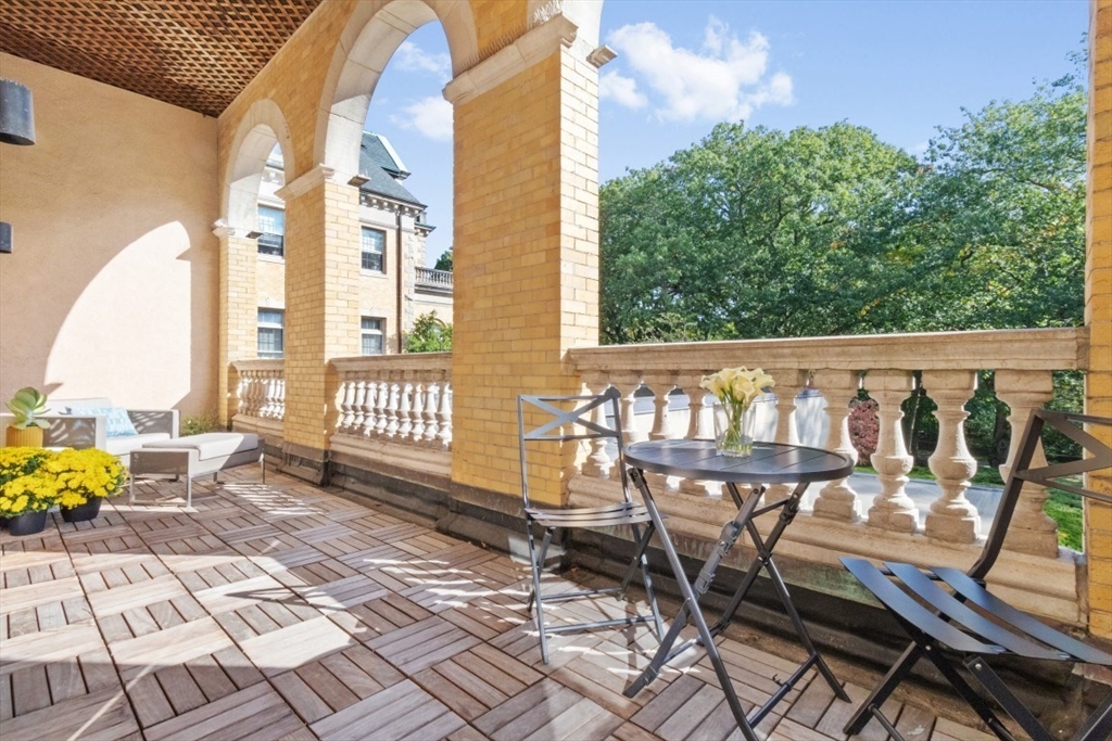 60 Glen Road, Unit 101 Brookline, MA 02445 - Photo 16 of 42