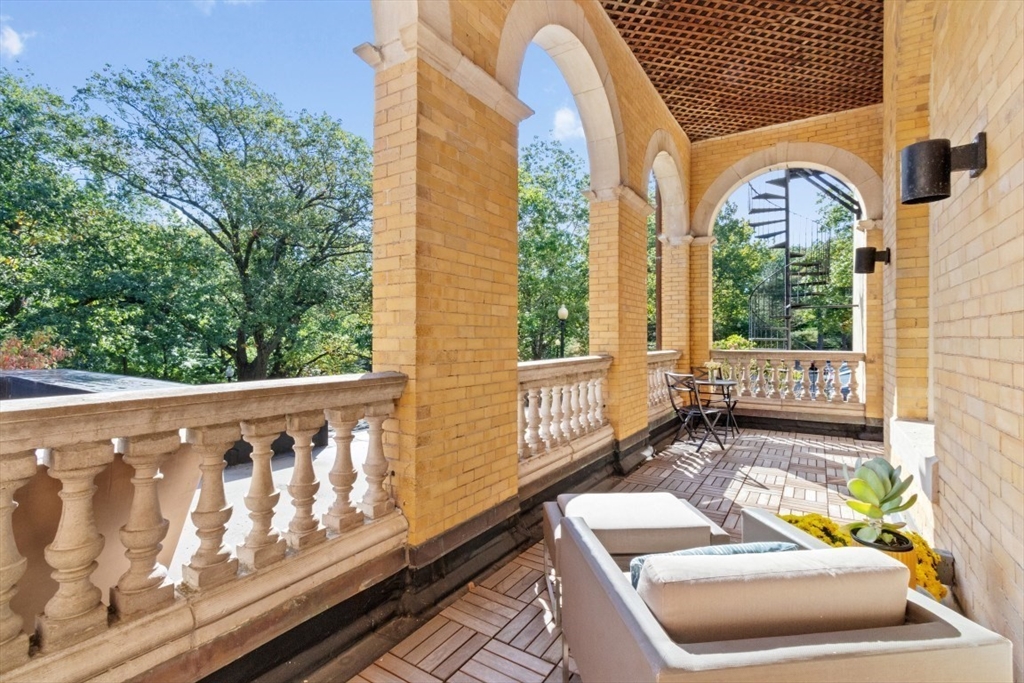 60 Glen Road, Unit 101 Brookline, MA 02445 - Photo 17 of 42