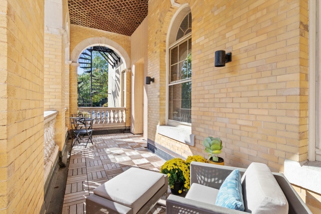 60 Glen Road, Unit 101 Brookline, MA 02445 - Photo 18 of 42