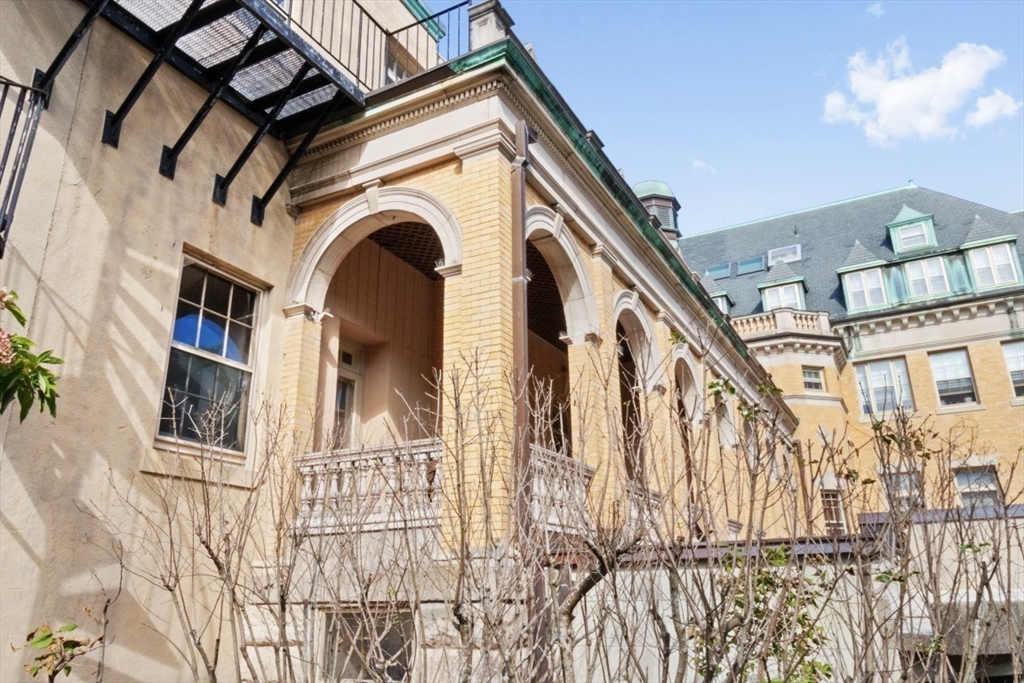 60 Glen Road, Unit 101 Brookline, MA 02445 - Photo 25 of 42