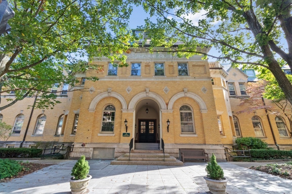 60 Glen Road, Unit 101 Brookline, MA 02445 - Photo 29 of 42