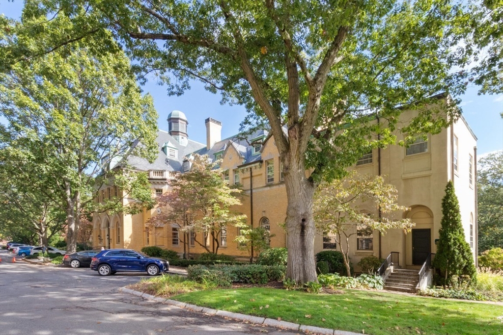 60 Glen Road, Unit 101 Brookline, MA 02445 - Photo 30 of 42