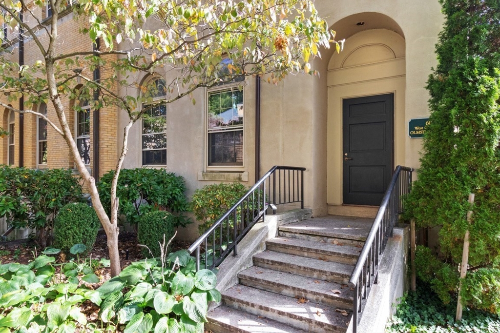 60 Glen Road, Unit 101 Brookline, MA 02445 - Photo 31 of 42