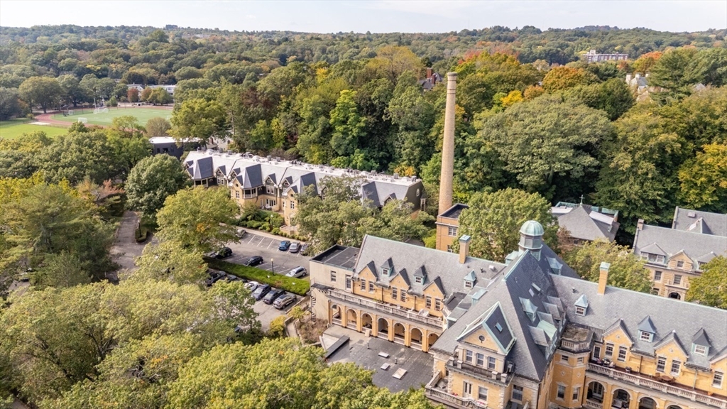 60 Glen Road, Unit 101 Brookline, MA 02445 - Photo 35 of 42