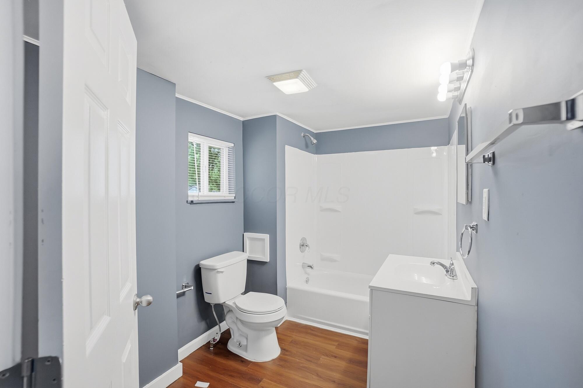 544 Cedarwood Road Columbus, OH 43207 - Photo 14 of 64 Main - Bathroom