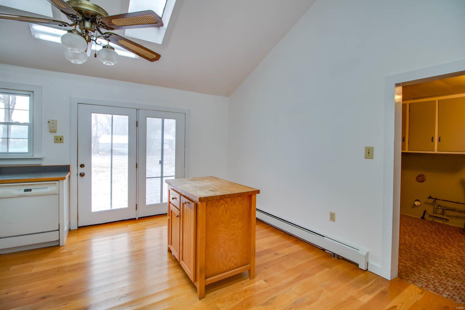 306 Walnut Street Kane, IL 62054 - Photo 11 of 36