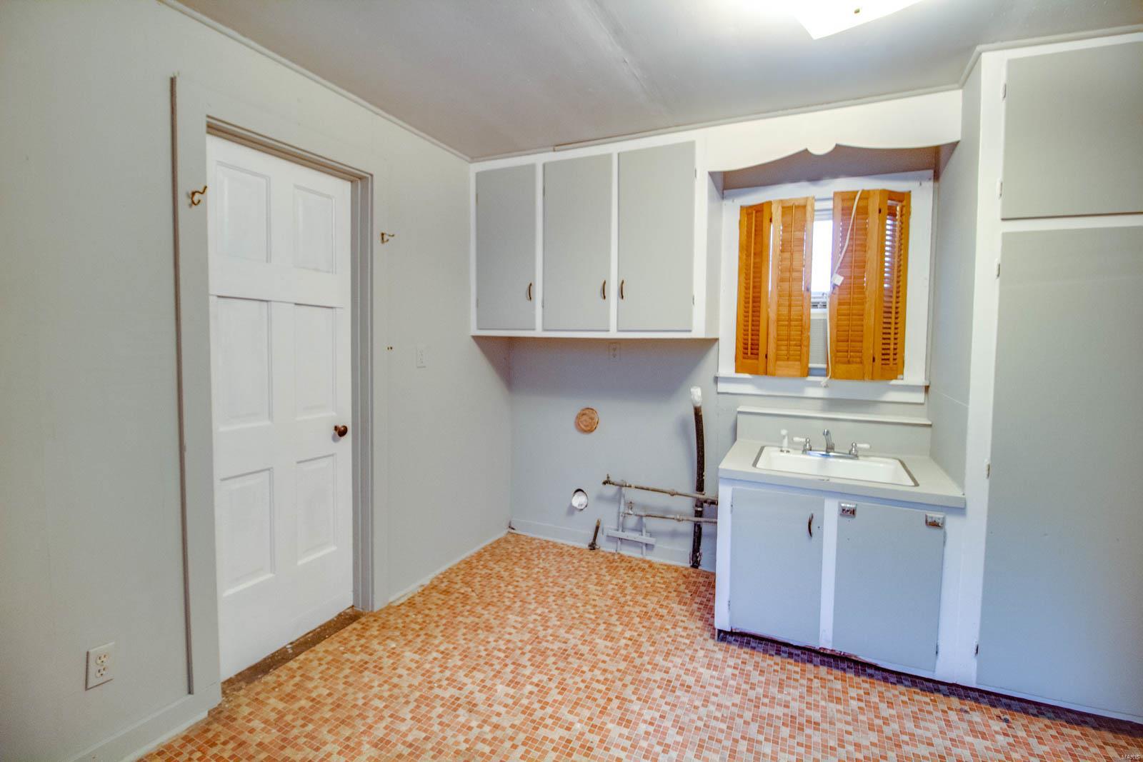 306 Walnut Street Kane, IL 62054 - Photo 13 of 36