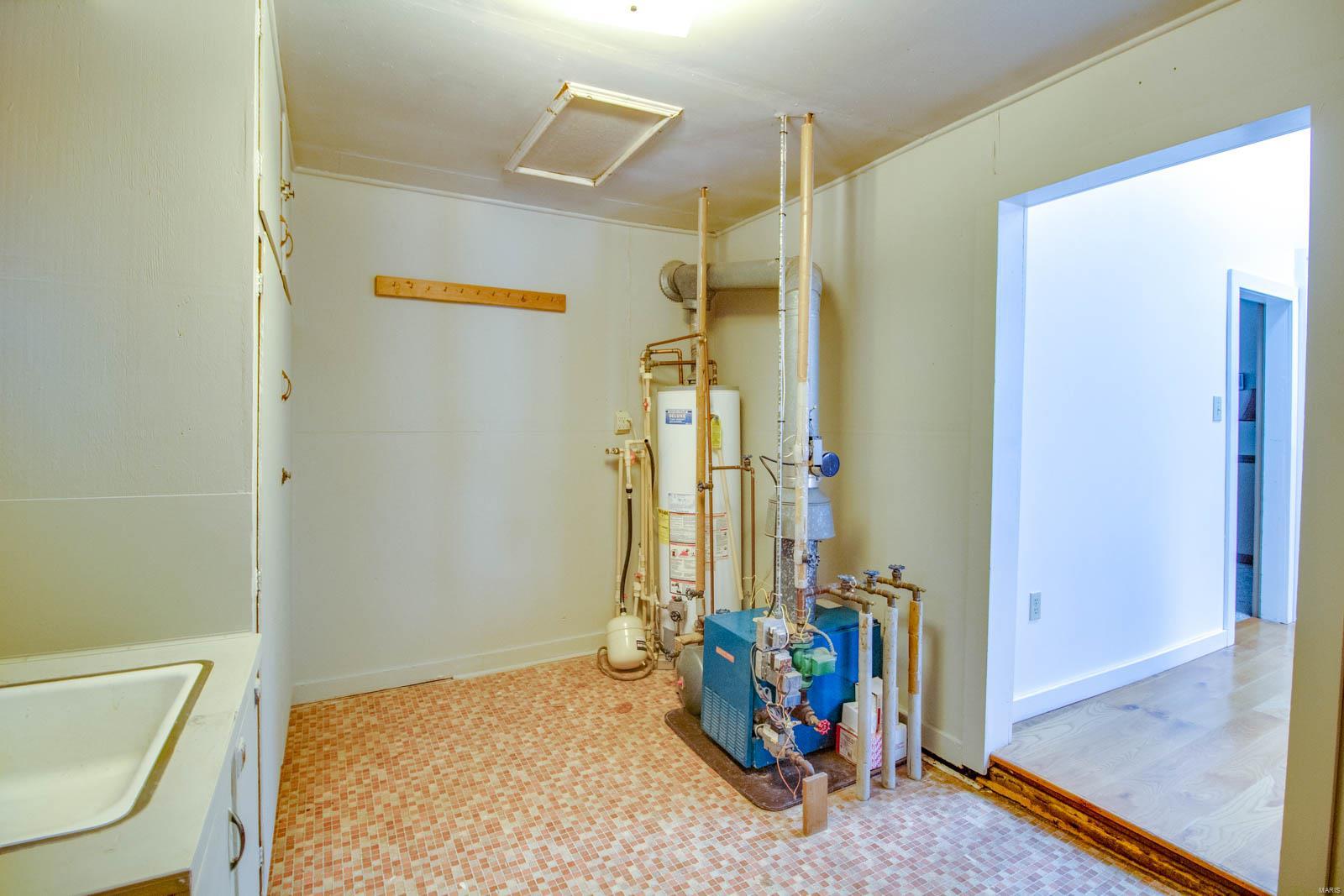 306 Walnut Street Kane, IL 62054 - Photo 14 of 36