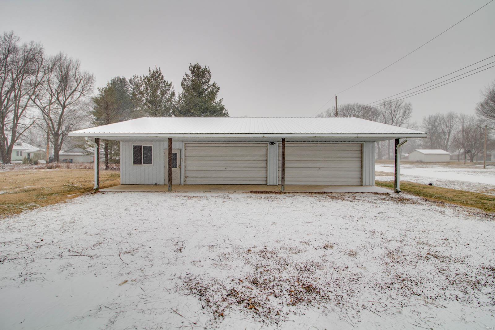 306 Walnut Street Kane, IL 62054 - Photo 33 of 36