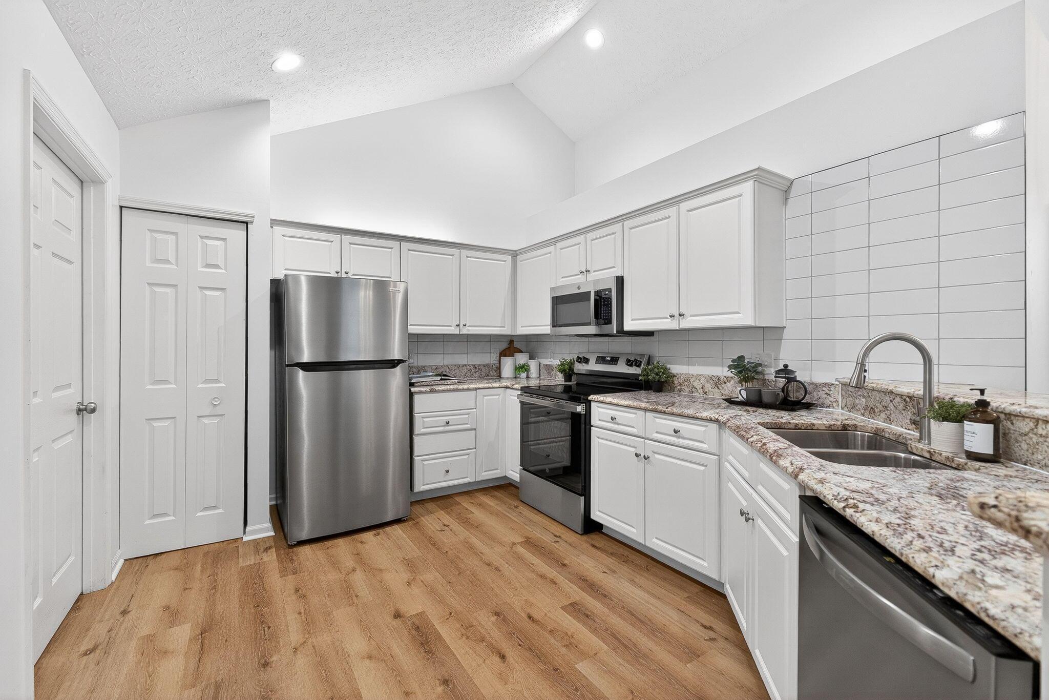 3762 Stoneway Point Powell, OH 43065 - Photo 6 of 31