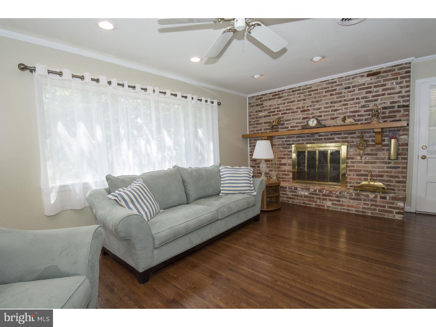 1025 Edwards Drive Springfield, PA 19064 - Photo 11 of 25 Family Room