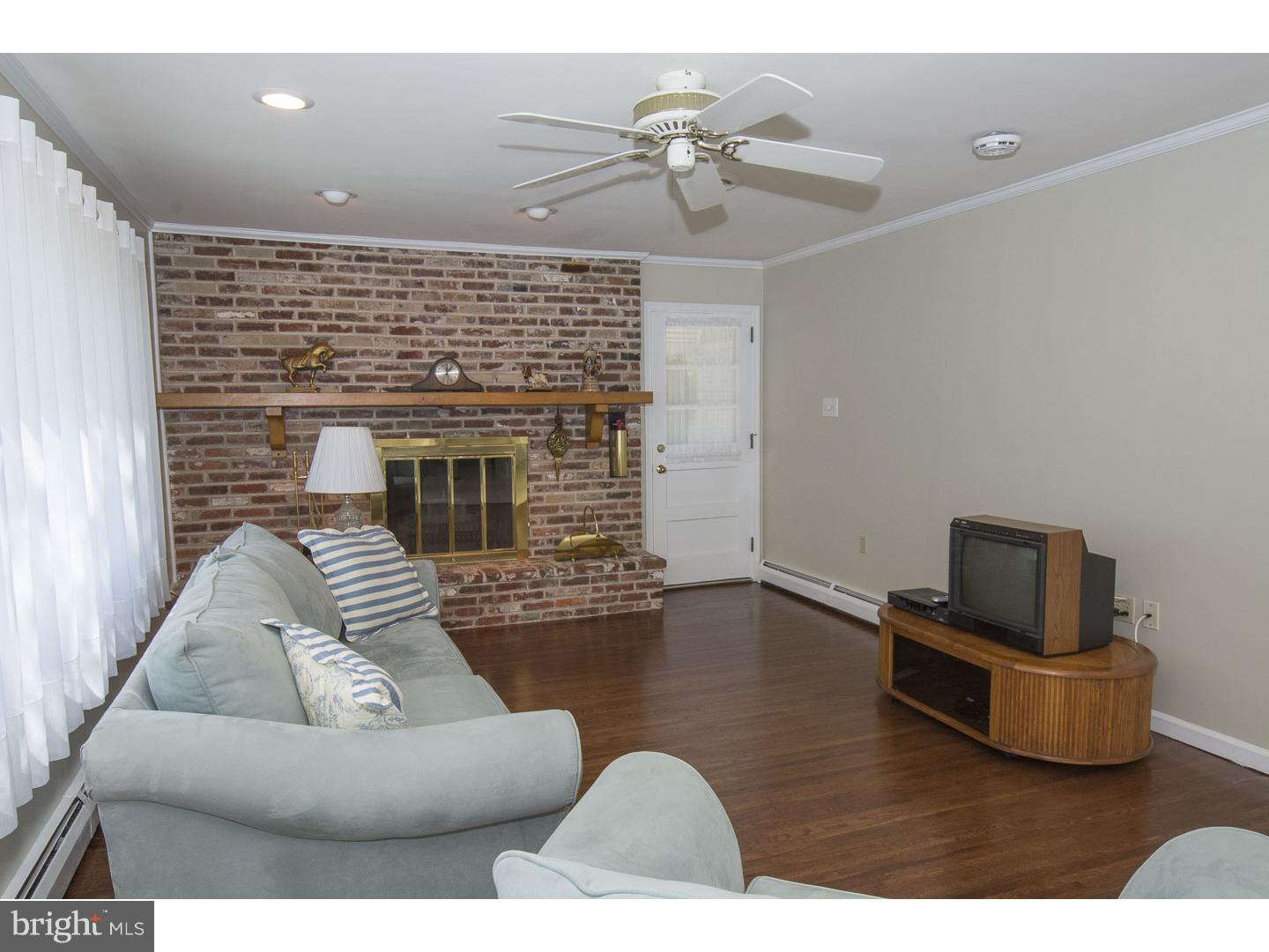 1025 Edwards Drive Springfield, PA 19064 - Photo 7 of 25 Family Room
