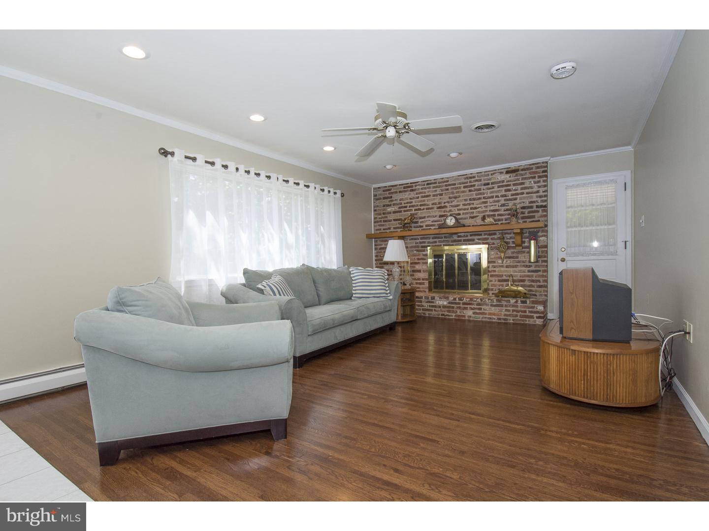 1025 Edwards Drive Springfield, PA 19064 - Photo 10 of 25 Family Room
