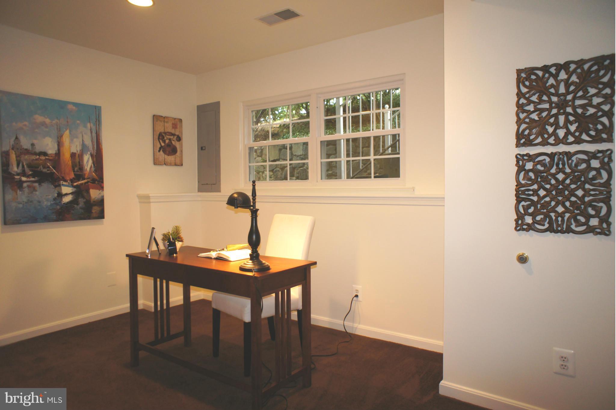 6021 Riddle Walk Alexandria, VA 22312 - Photo 24 of 30 a workspace with furniture and window
