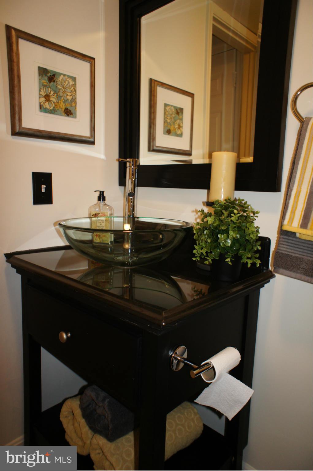 6021 Riddle Walk Alexandria, VA 22312 - Photo 27 of 30 a view of a workspace with furniture