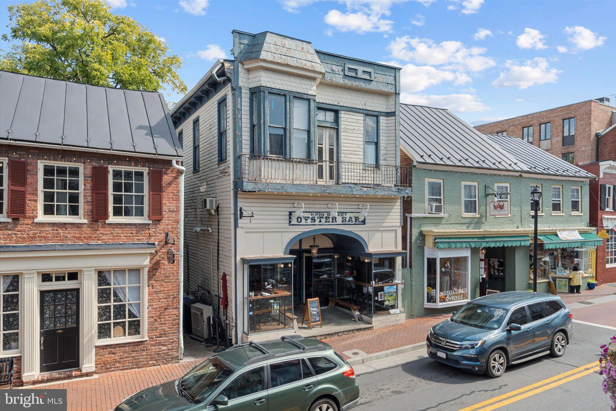 503 Sunset View Terrace Southeast, Unit 101 Leesburg, VA 20175 - Photo 37 of 39 Charming storefronts in a quaint town.