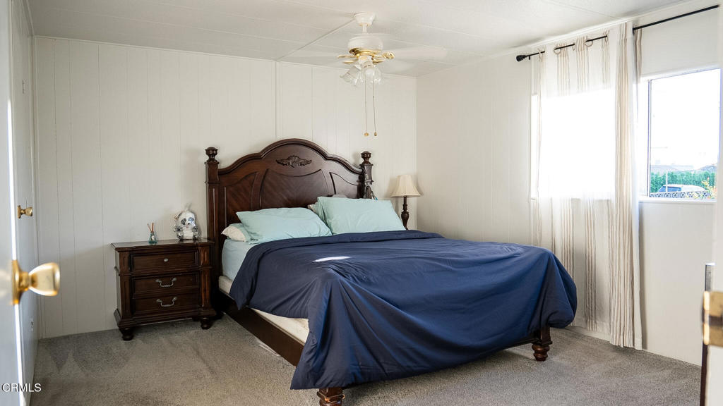 280 Columbia Place, Unit 48 Oxnard, CA 93033 - Photo 12 of 17 Primary Bedroom