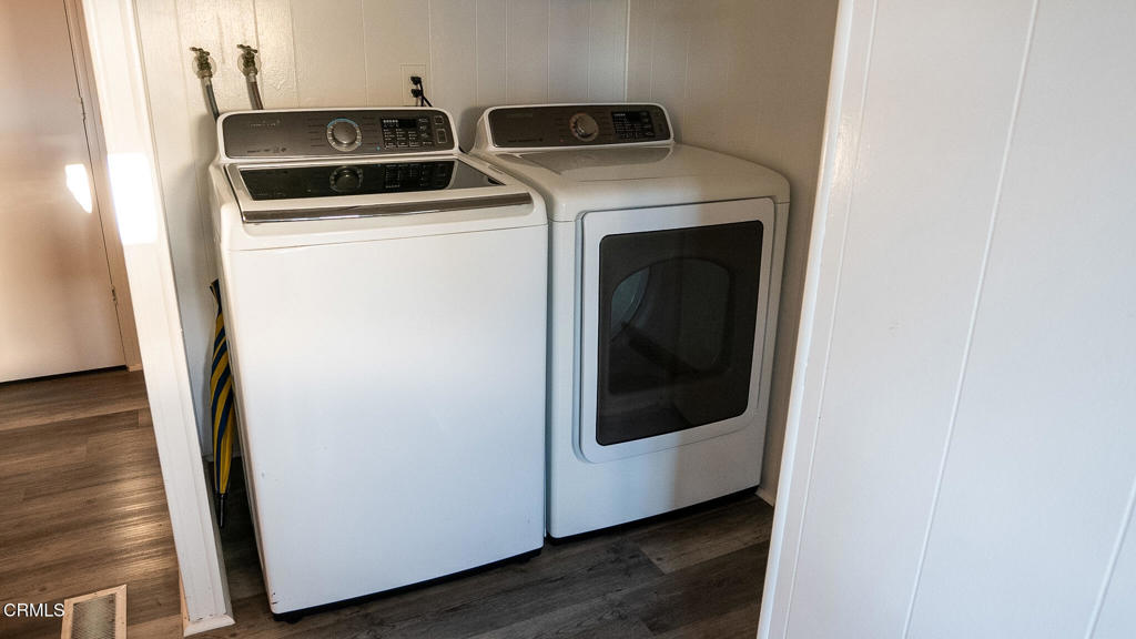 280 Columbia Place, Unit 48 Oxnard, CA 93033 - Photo 15 of 17 Laundry Hook Ups