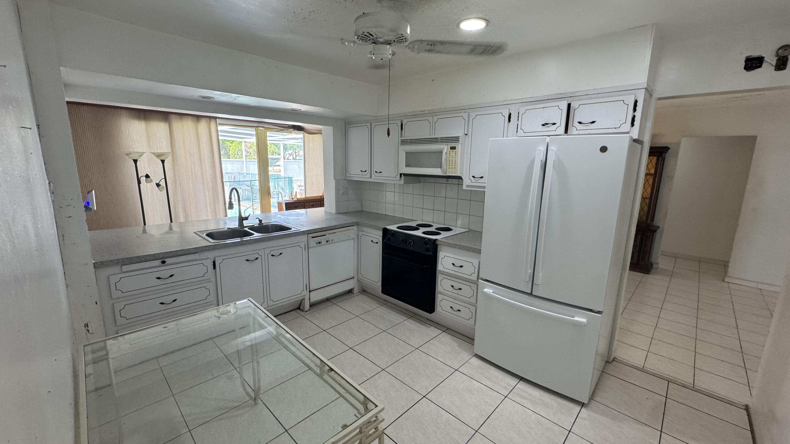 5401 West Park Road Hollywood, FL 33021 - Photo 11 of 27 IMG_4310