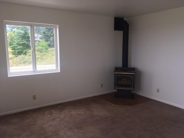 132 Ocean View Road Shelter Cove, CA 95589 - Photo 13 of 17 Living Room