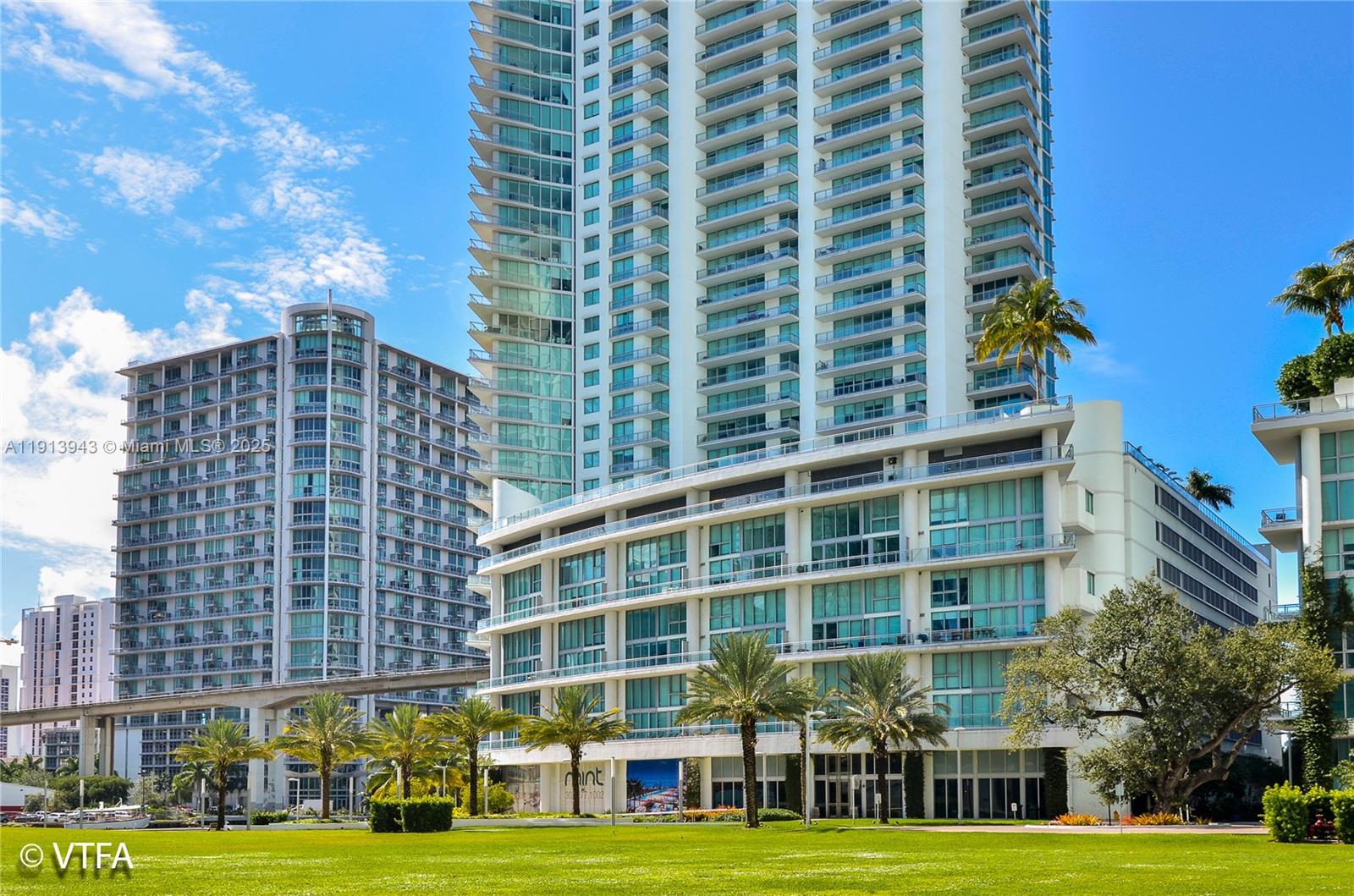 92 Southwest 3rd Street, Unit 5004 Miami, FL 33130 - Photo 12 of 19